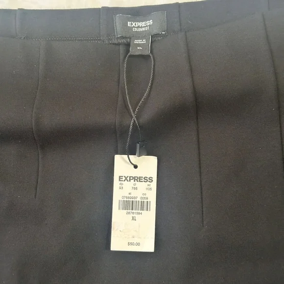 Express Elegant Black Mini Skirt - Picture 2 of 3
